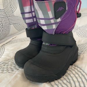 Tundra Snow Boots - Toddler Size 7; Worn Twice.